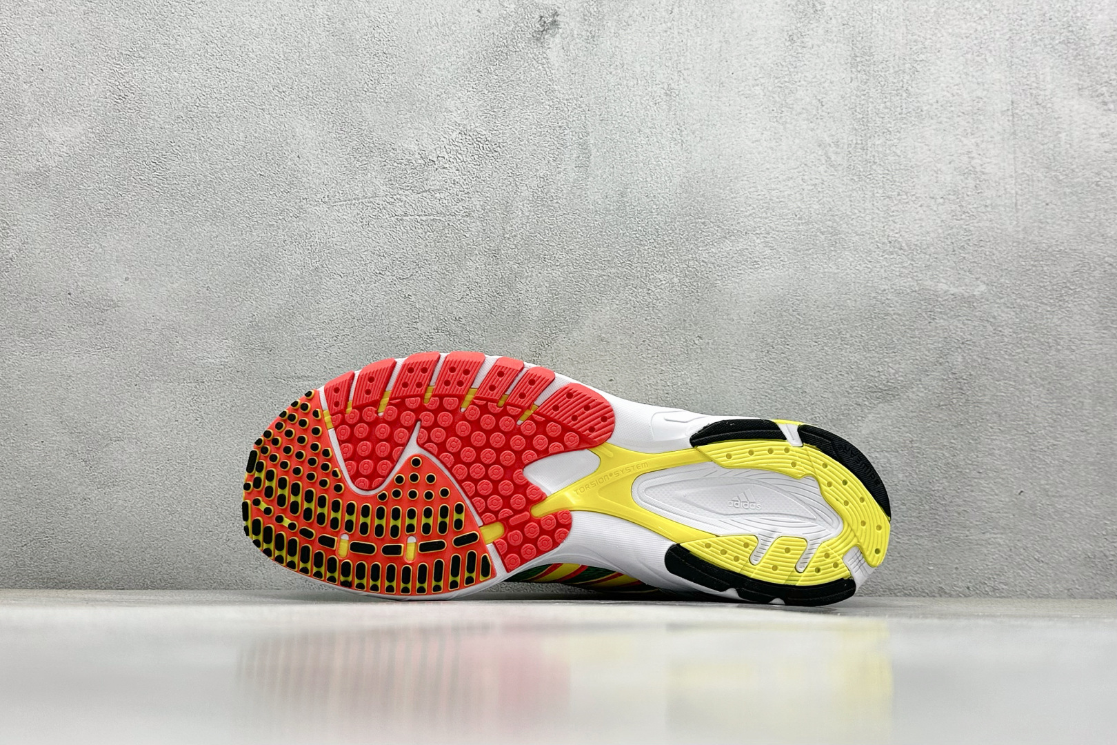 阿迪达斯adidas originals Neftenga纯原版本红黄绿马拉松网面超轻透气跑步鞋 莆田阿迪达斯货源 货号:JI0494