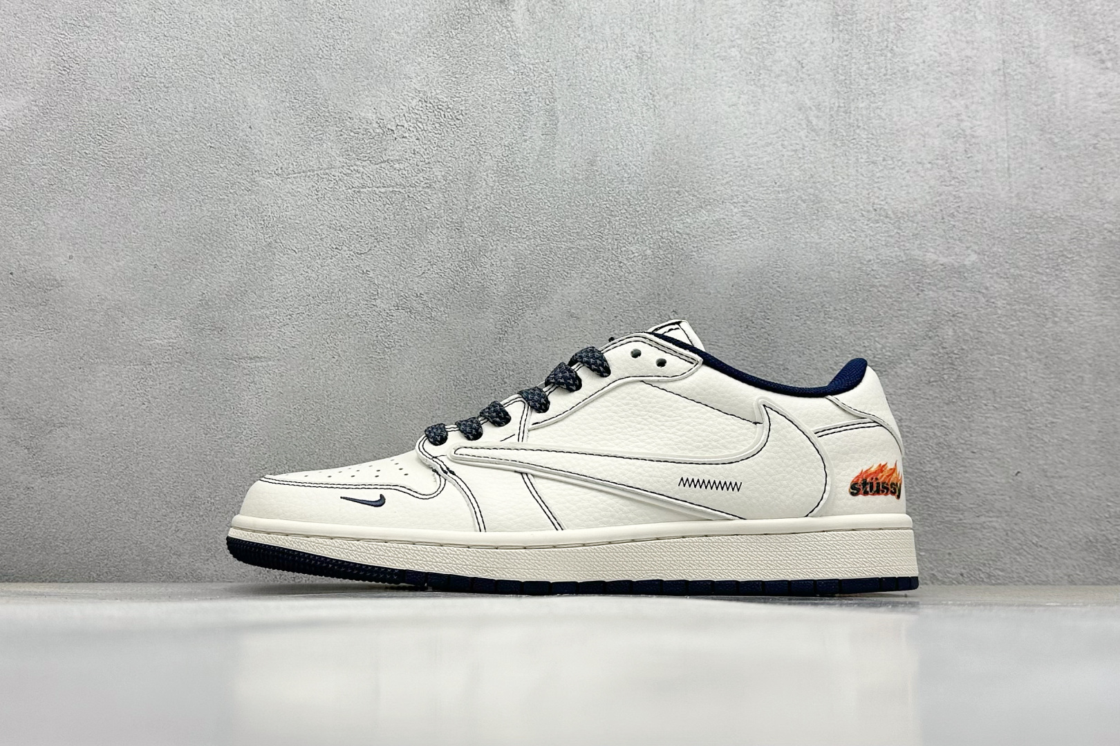 乔丹Stussy x Air Jordan 1 Low纯原版本斯图西联名AJ1灰线火焰低帮板鞋 莆田AJ代理 (ID:107814) - 图片1
