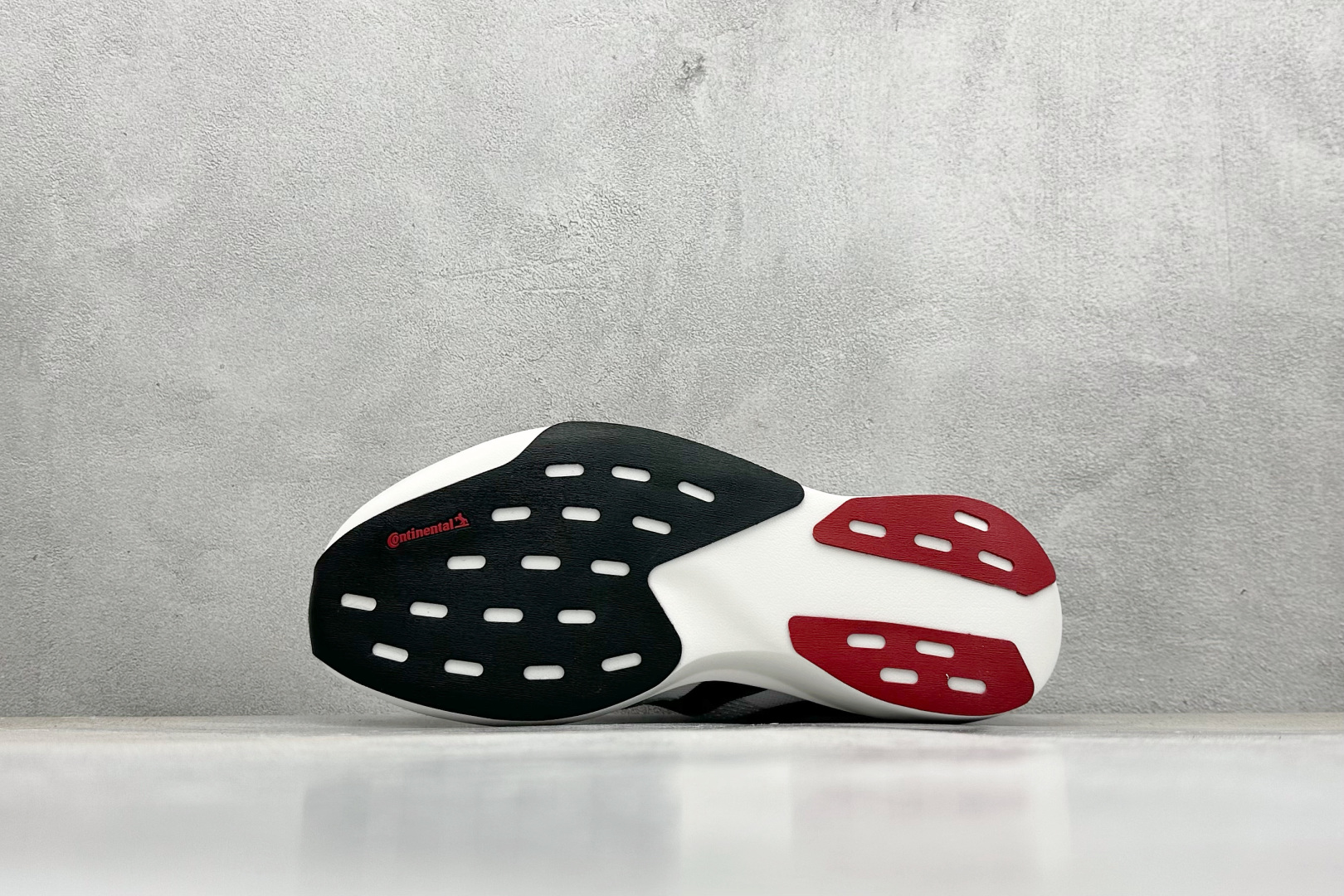 阿迪达斯adidas Adizero Evo SL纯原版本白黑红超轻透气缓震跑鞋 莆田耐克货源 货号：JQ4569