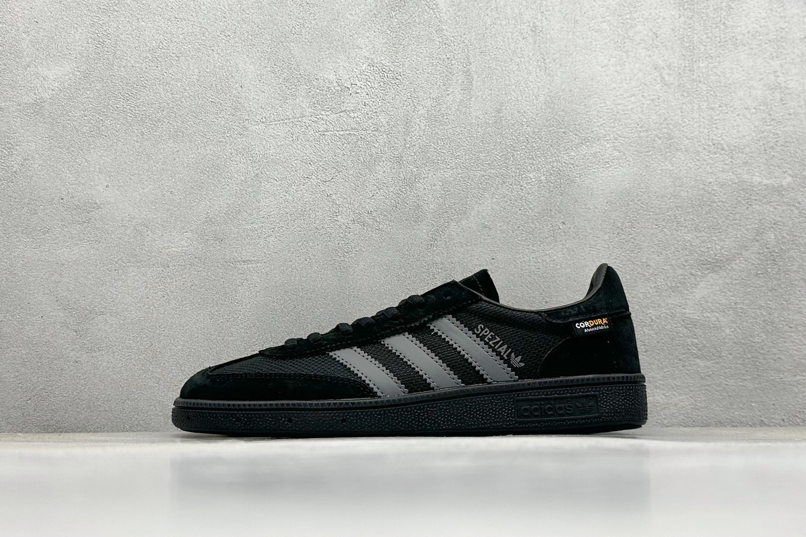 阿迪达斯adidas Originals Handball SPZL纯原版本手球运动员系列黑灰色板鞋 莆田鞋阿迪达斯货源 货号:IE6603