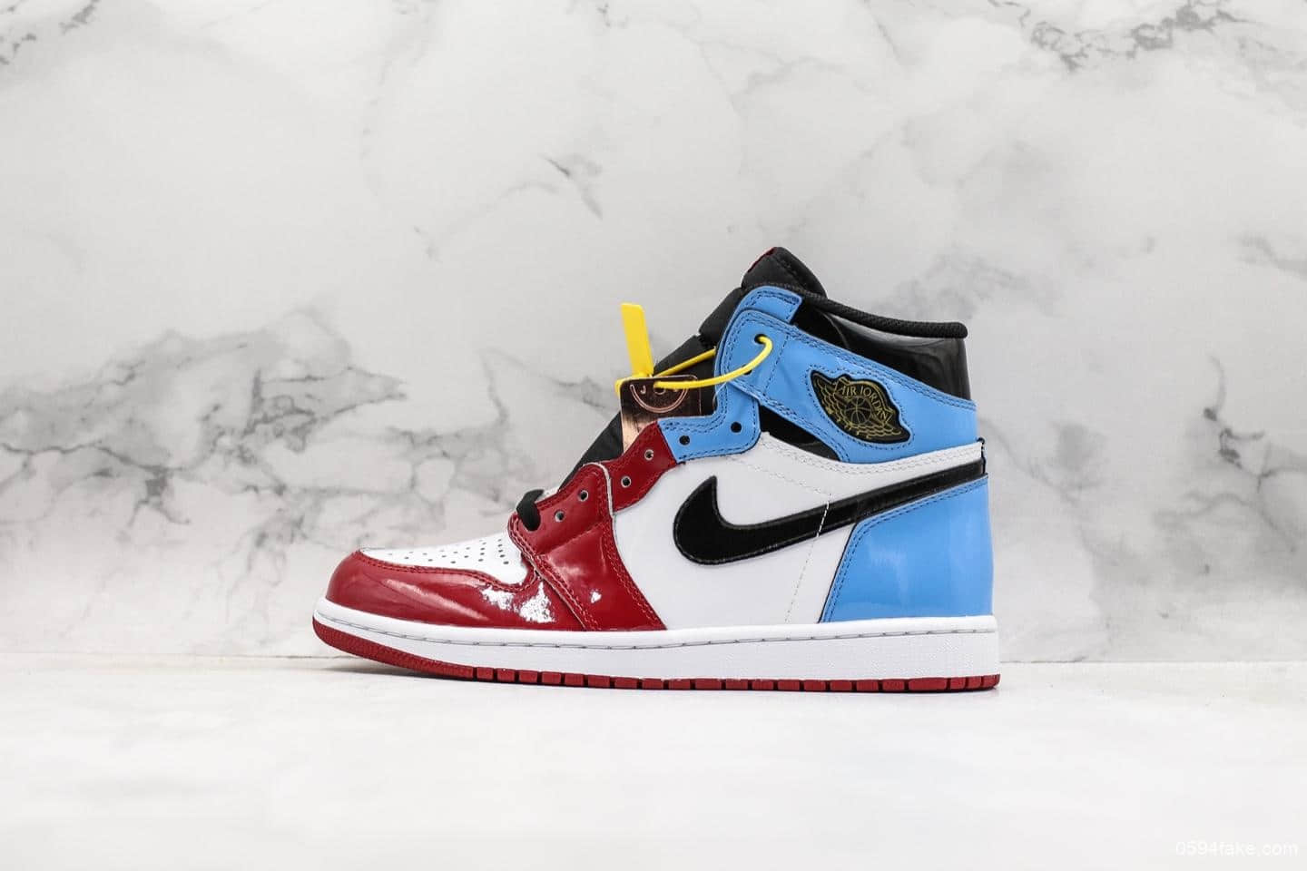 乔丹Air Jordan 1 Fearless纯原版本芝加哥结合北卡蓝配色乔丹名人堂实战篮球鞋 货号:CK5666-100