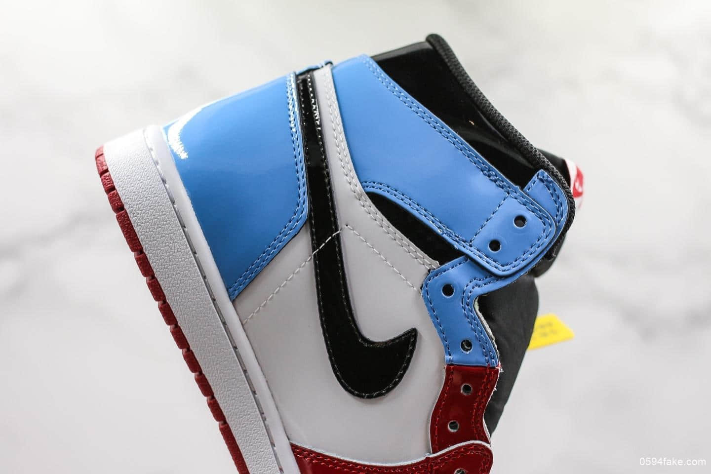 乔丹Air Jordan 1 Fearless纯原版本芝加哥结合北卡蓝配色乔丹名人堂实战篮球鞋 货号:CK5666-100