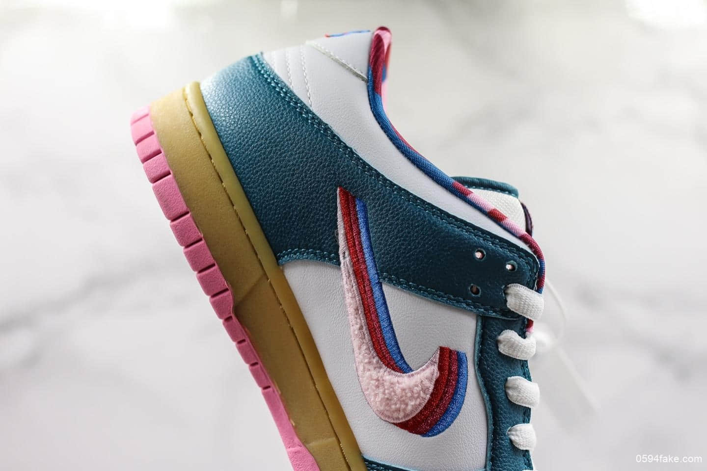 耐克Parra x Nike SB Dunk Low蓝粉色纯原版本带半码原盒原标 货号:CN4504-105