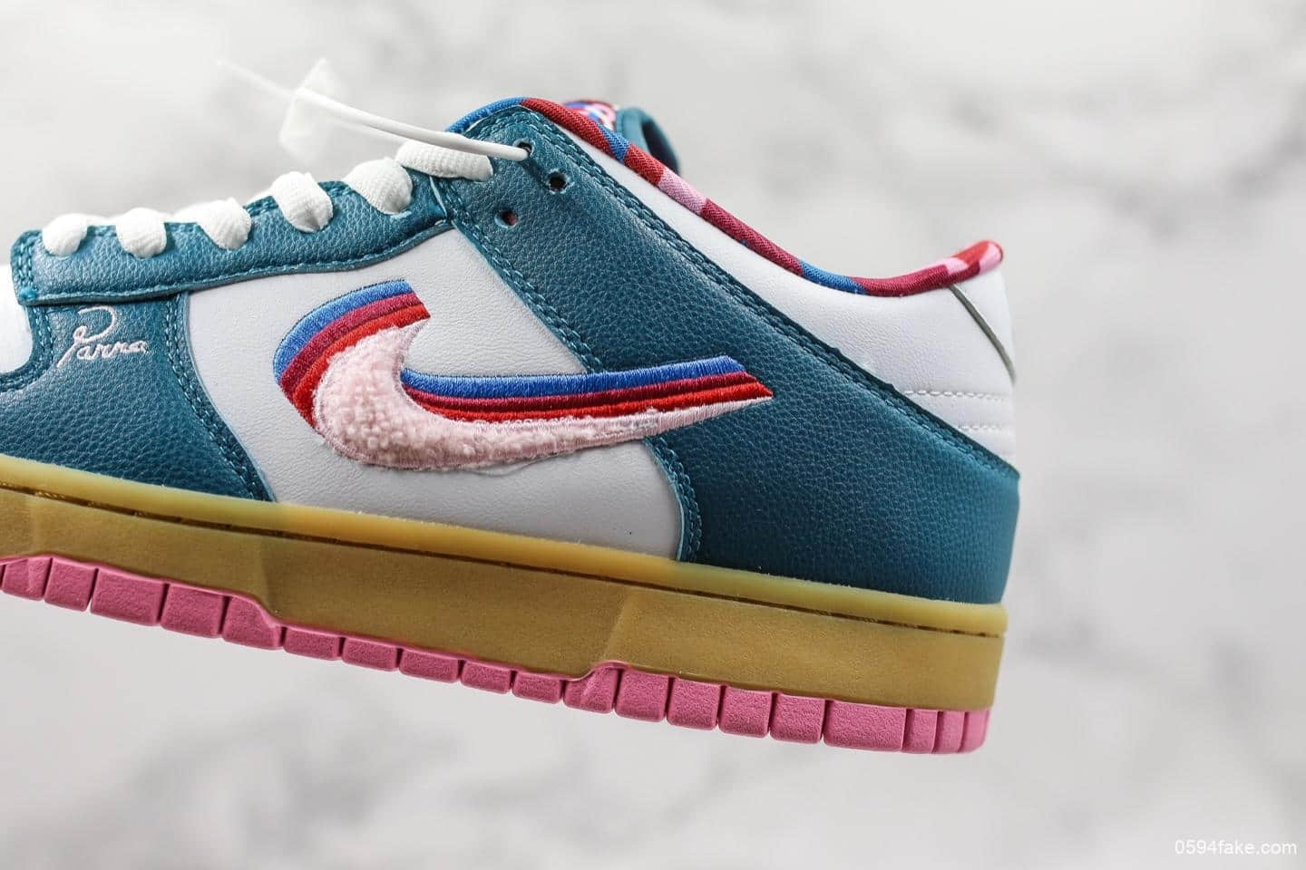 耐克Parra x Nike SB Dunk Low蓝粉色纯原版本带半码原盒原标 货号:CN4504-105