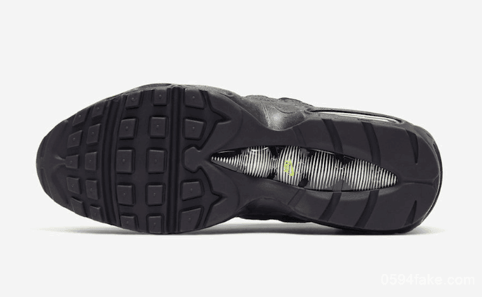 Nike Air Max 95 Essential新配色曝光!你为这双鞋打几分? 货号:AT9865-004