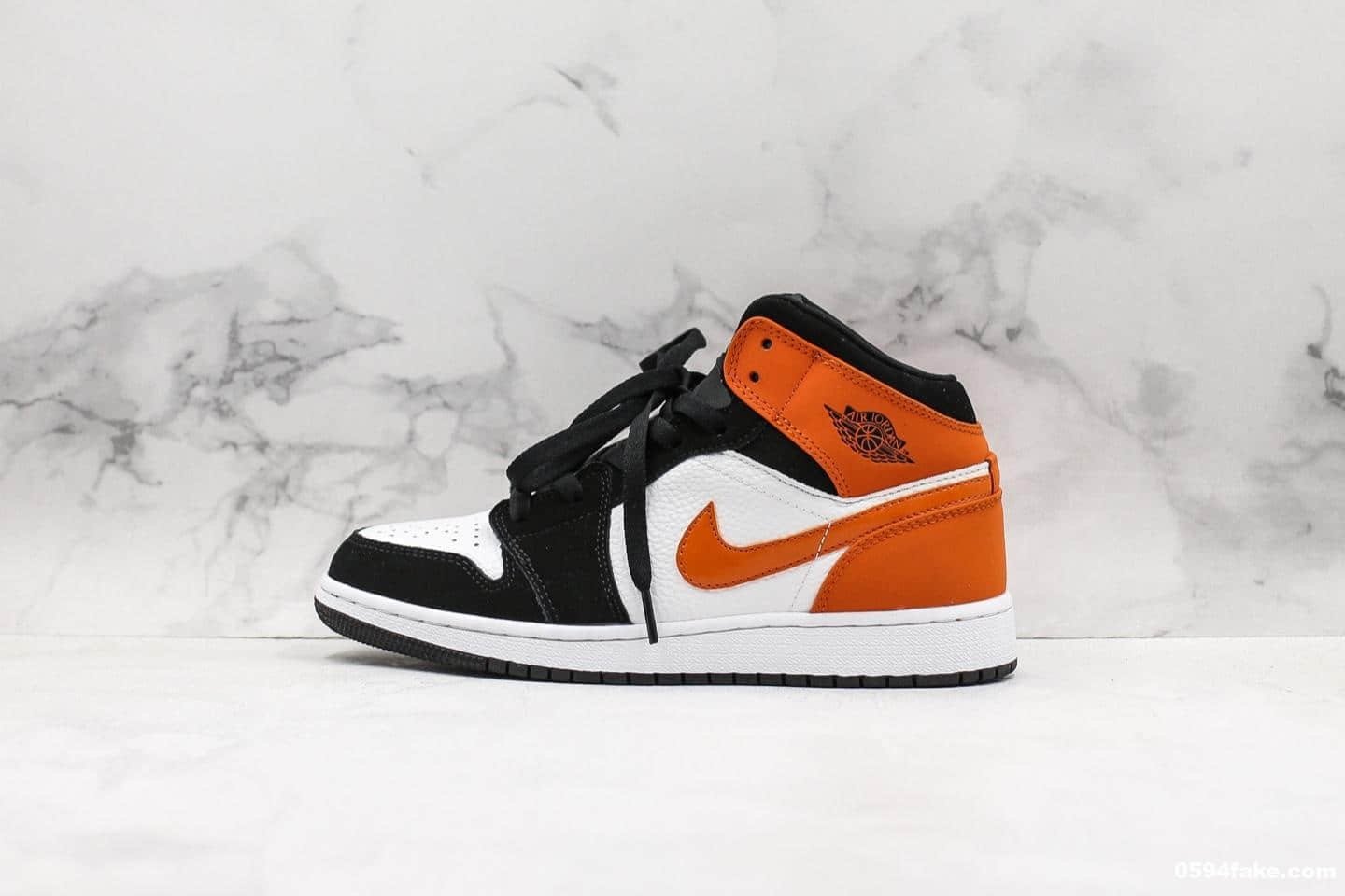 乔丹Air Jordan 1 Mid AJ1乔1中帮小扣碎中性文化篮球鞋全新批次原档案数据开发 货号:554724-058