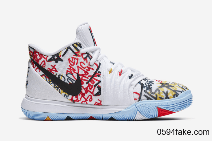 个性涂鸦!这双Kyrie 5心动了吗? 货号:CW4403-100