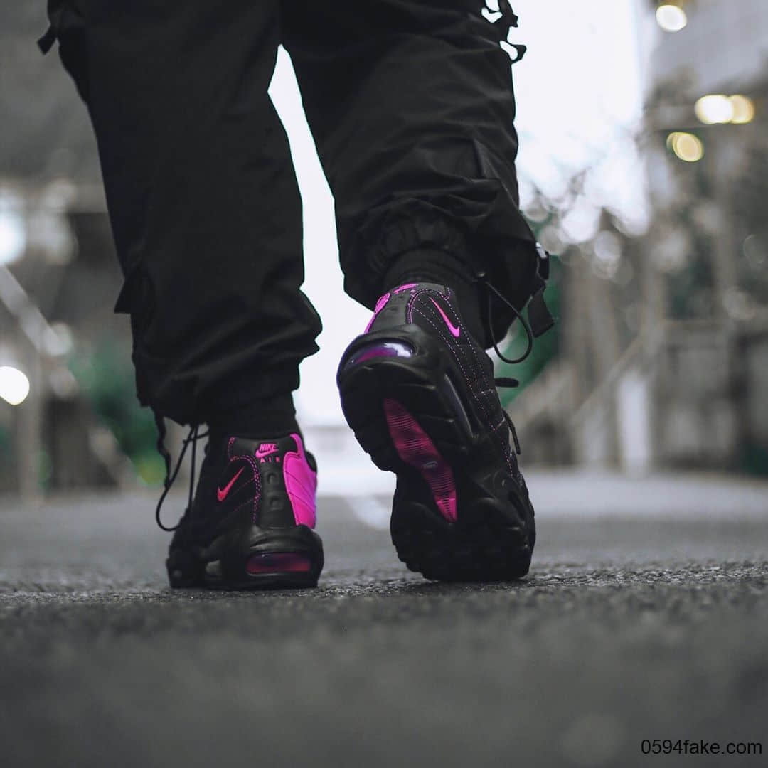 阴阳黑粉色!这双Air Max 95吸睛效果十足! 货号:CU1930-066