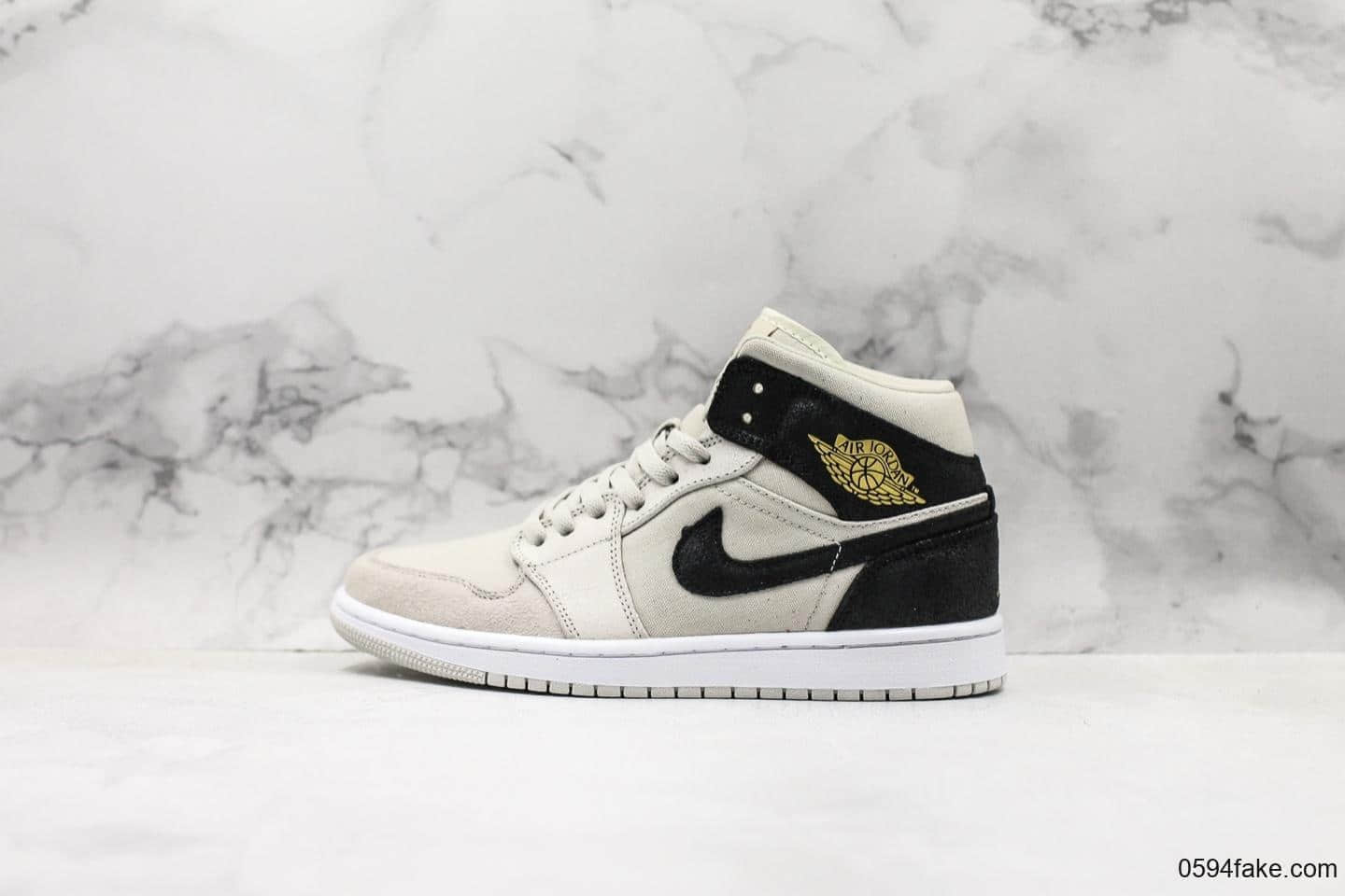 乔丹AIR JORDAN 1 MID LIght Bone GS狼灰配色AJ1原装原材原厂定制龟裂麂皮小红书爆款 货号:554725-023