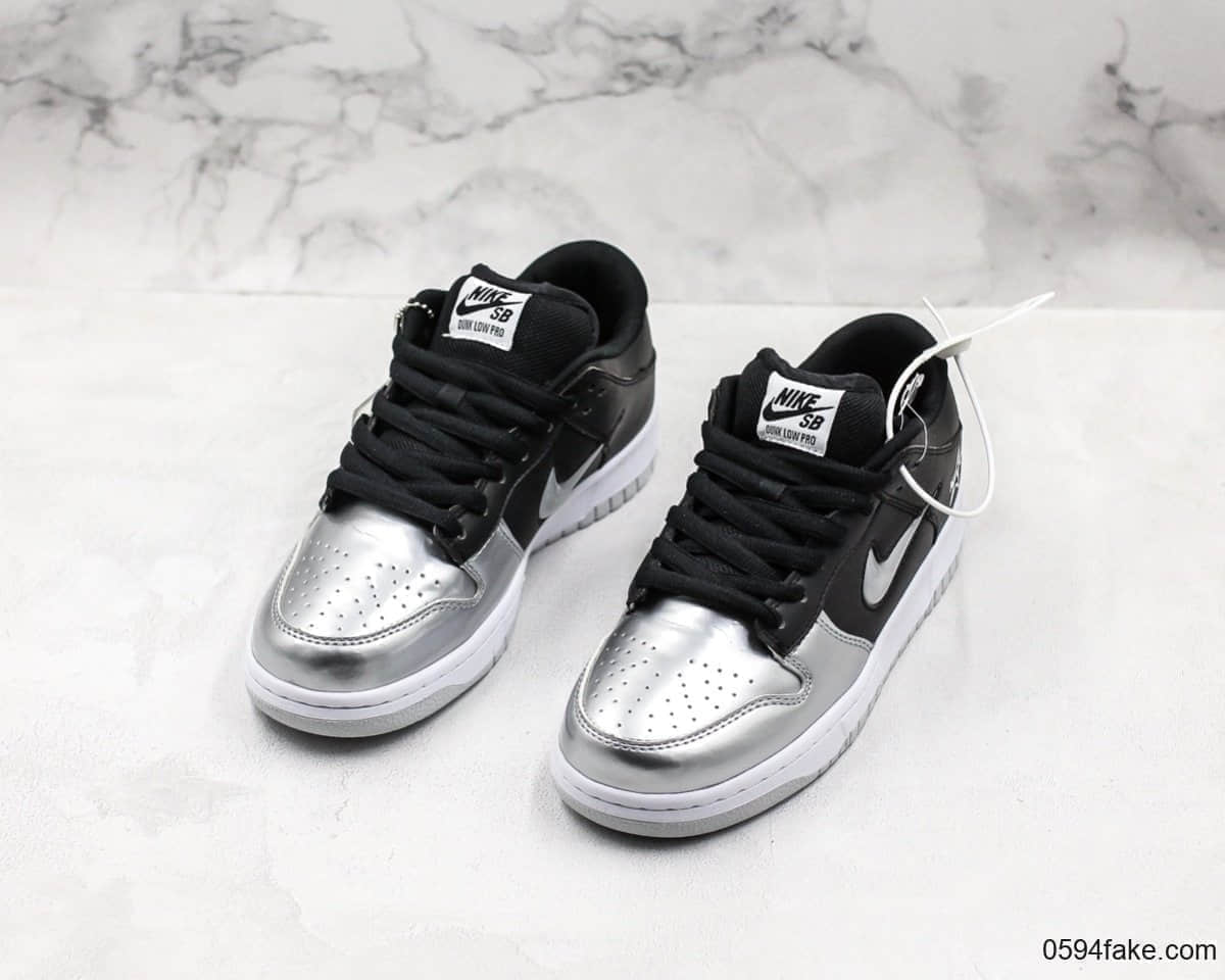 耐克Supreme x Nike SB Dunk Low联名板鞋黑银配色纯原带半码 细节一比一原鞋开模打造 货号:CK3480-001