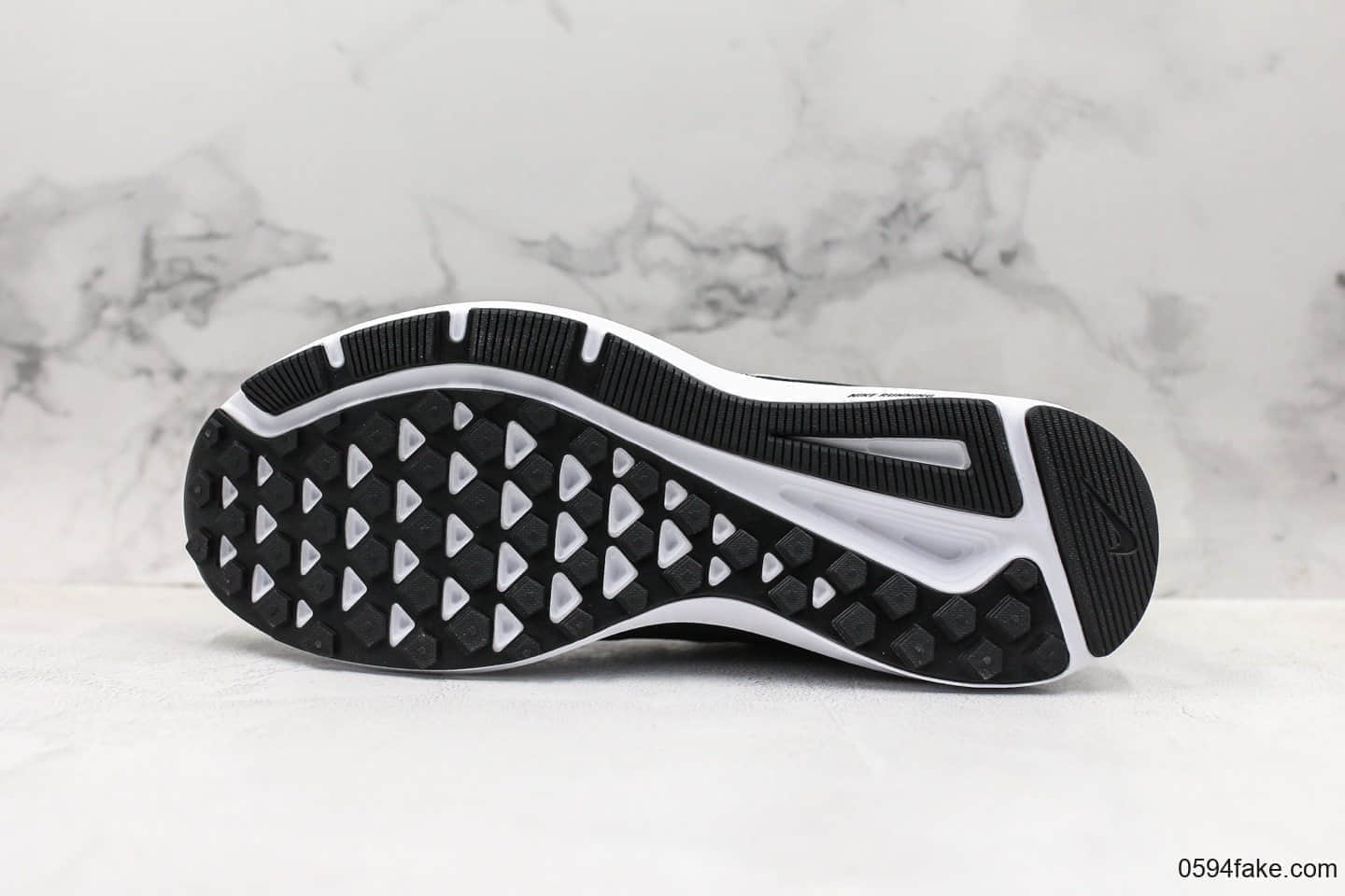 耐克Nike Quest 2.0 DouFA公司级版本登月极致跑鞋二代内置气垫最新科技全掌Phylon泡棉中底 货号:CI3787-002