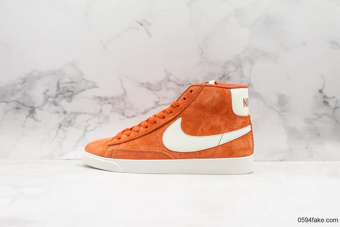耐克Nike Blazer Mid Vintage Suede开拓者中帮休闲板鞋橙色公司级带半码 进口猪八材质原厂内部档案开发 货号:917862-800