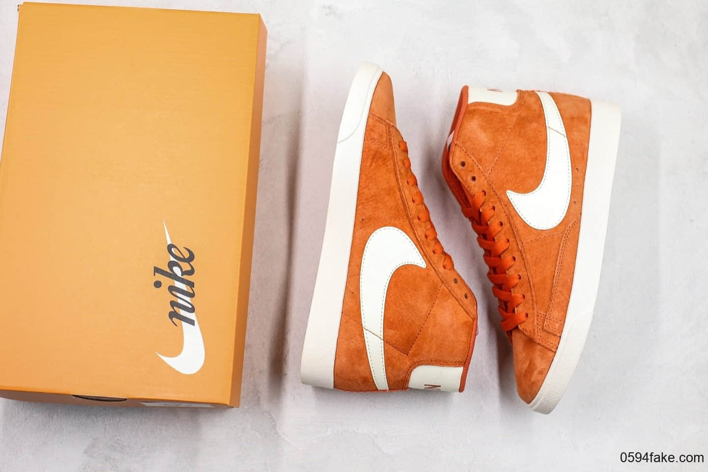 耐克Nike Blazer Mid Vintage Suede开拓者中帮休闲板鞋橙色公司级带半码 进口猪八材质原厂内部档案开发 货号:917862-800