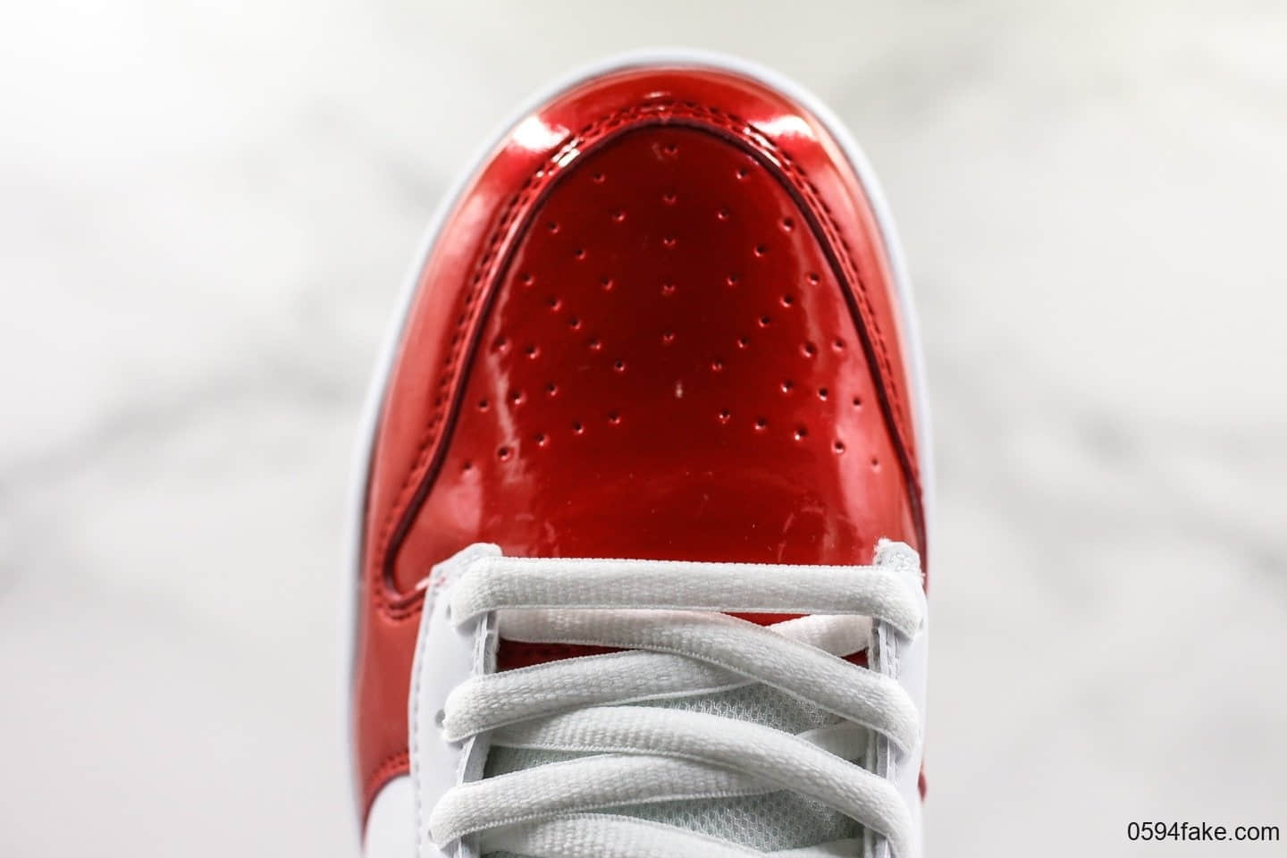 耐克Supreme x Nike SB Dunk Low Metallic Silver联名款红白配色滑板鞋原鞋开模一比一精品板鞋 货号:CK3480-600