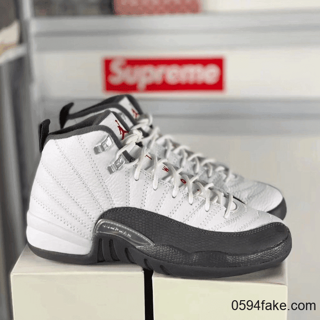 沉稳白灰配色！这双Air Jordan 12 “Dark Grey”你冲不冲？ (ID:16358) - 图片1