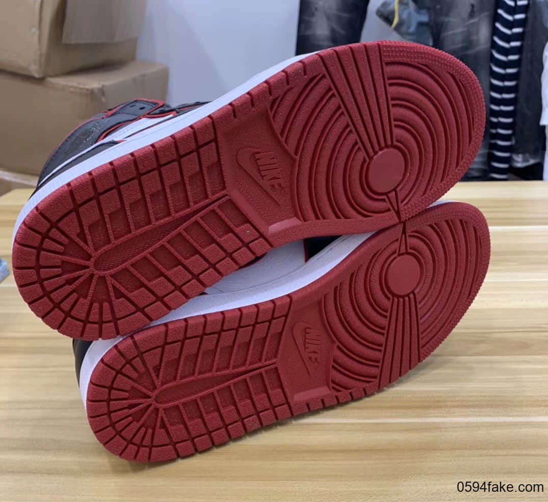 Air Jordan 1 High OG “Who Said Man Was Not Meant To Fly”最新实物图释出!黑五发售! 货号:555088-062