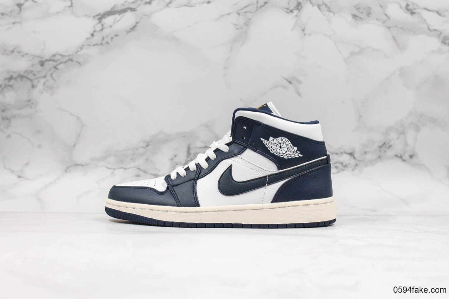 乔丹Air Jordan 1 Mid纯原版本中帮黑耀石AJ1原盒原标原档案数据开发鞋面全头层荔枝纹 (ID:17163) - 图片1