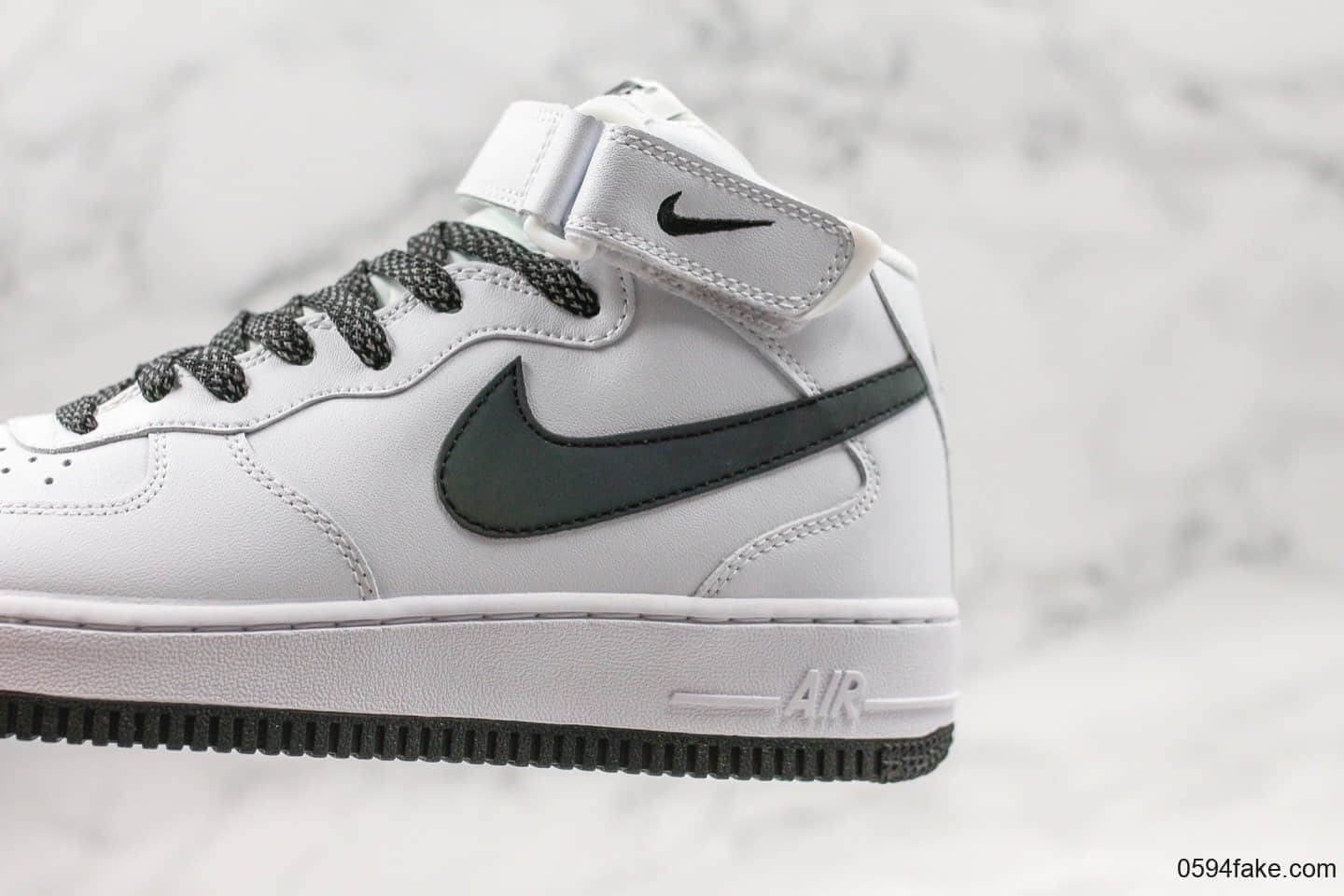 耐克Nike Air Force 1 AF1 MID纯原版本空军一号UN2.0全白满天星中帮板鞋内置全掌solo气垫正确中底鞋垫 货号:366731-808