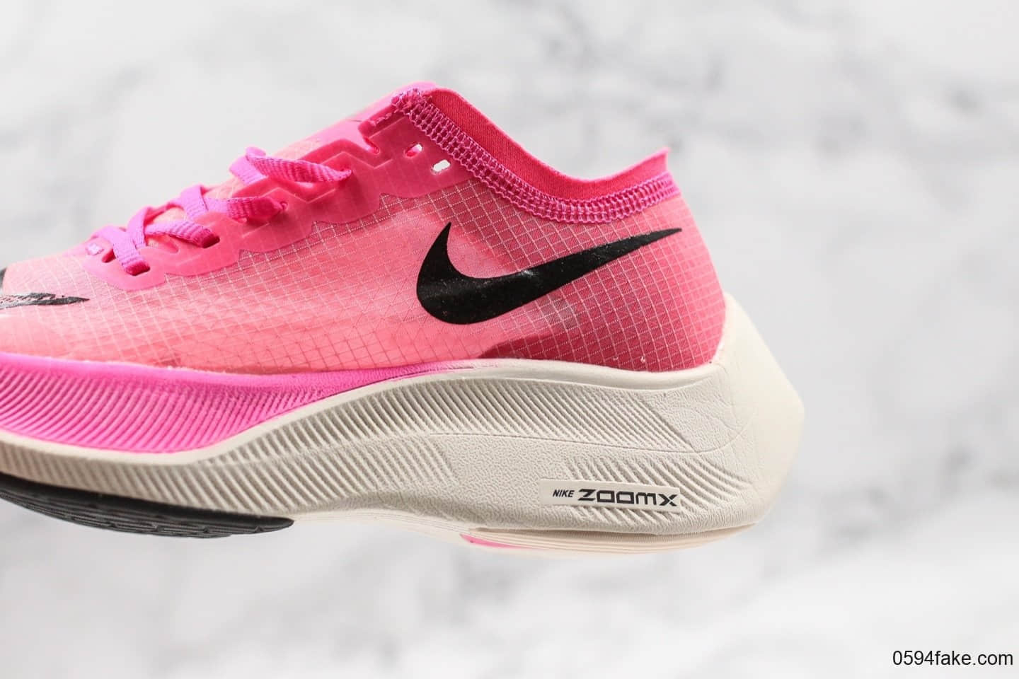 耐克Nike ZoomX Vaporfly Next%公司级版本轻量化登月马拉松跑鞋内置气垫原档案数据开发 货号:AO4568-105