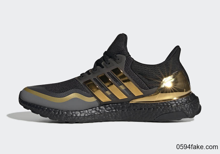 全新adidas Ultra Boost曝光!黑金配色气质非凡! 货号:EG8102