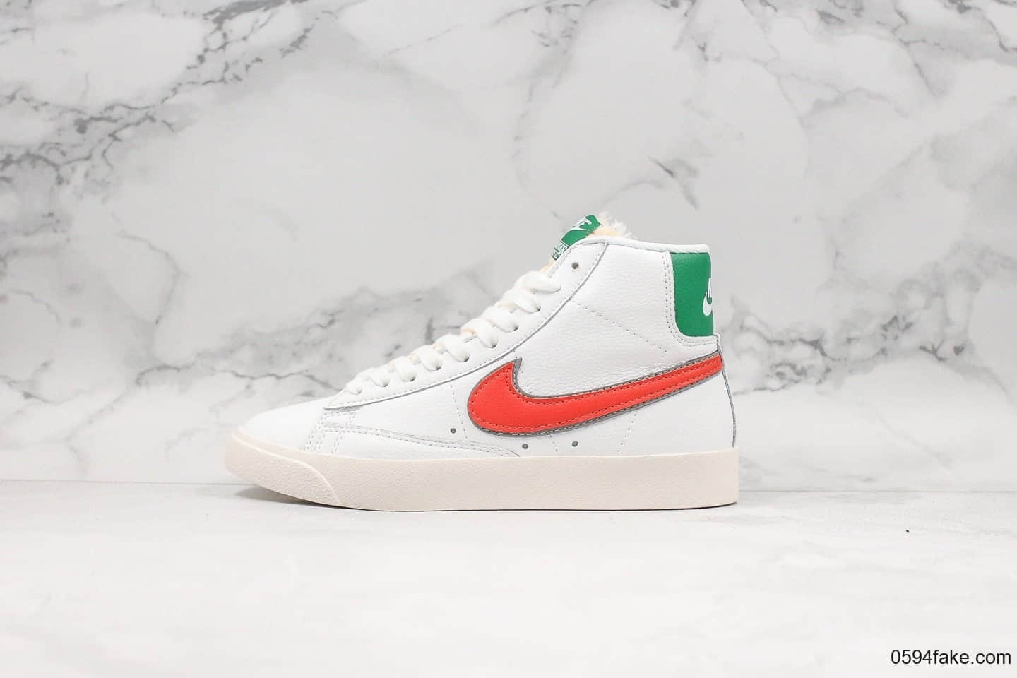 耐克Nike Blazer Mid 1977 Vintage“Hawkins High”怪奇物语联名开拓者限定配色白绿红休闲板鞋公司级带半码 加绒内里全头层皮料打造 (ID:17951) - 图片1