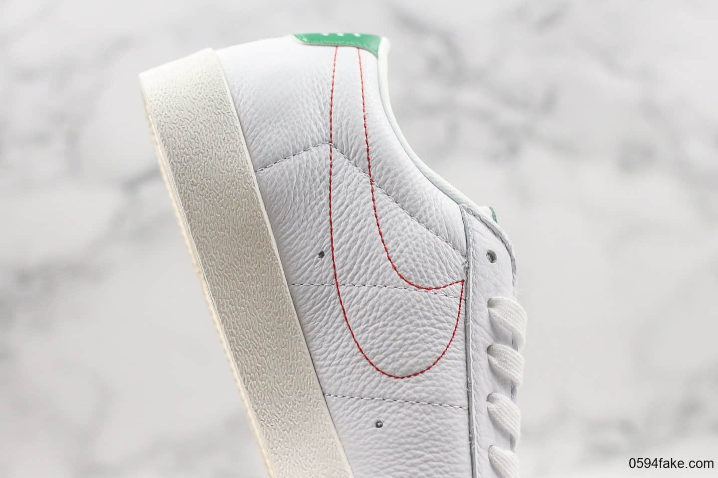 耐克Stranger Things x Nike Blazer Low “Hawkins High”怪奇物语联名开拓者低帮板鞋白绿橘限定配色真标带半码带防尘纸、支撑可充正 货号:454471-100