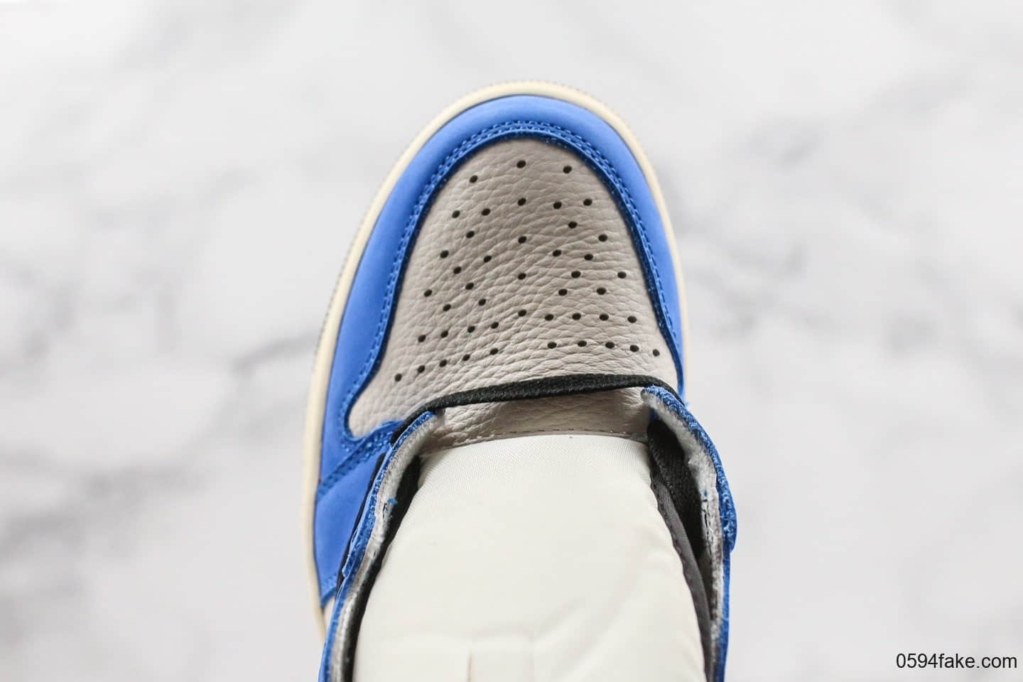 乔丹Air Jordan 1 Retro High OG纯原版本蓝色倒钩高帮实战篮球鞋 货号:CD4487-102
