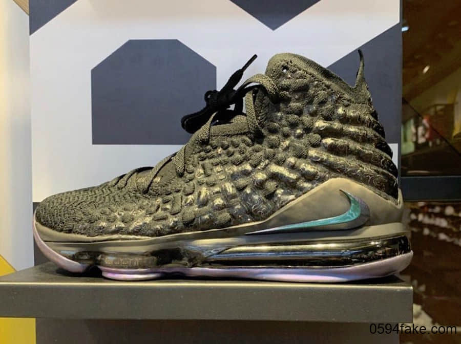LeBron 17再迎新配色!完了完了!是心动的感觉!