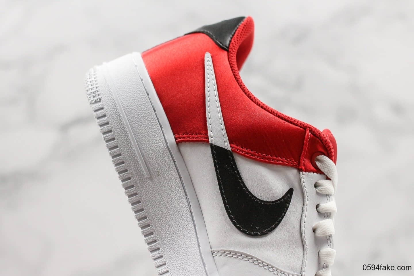 耐克Nike Air Force 1'07 LV8空军一号休闲板鞋断勾红白丝绸公司级带半码原标原盒原厂纸板全掌气垫加持 货号:BQ4420-600