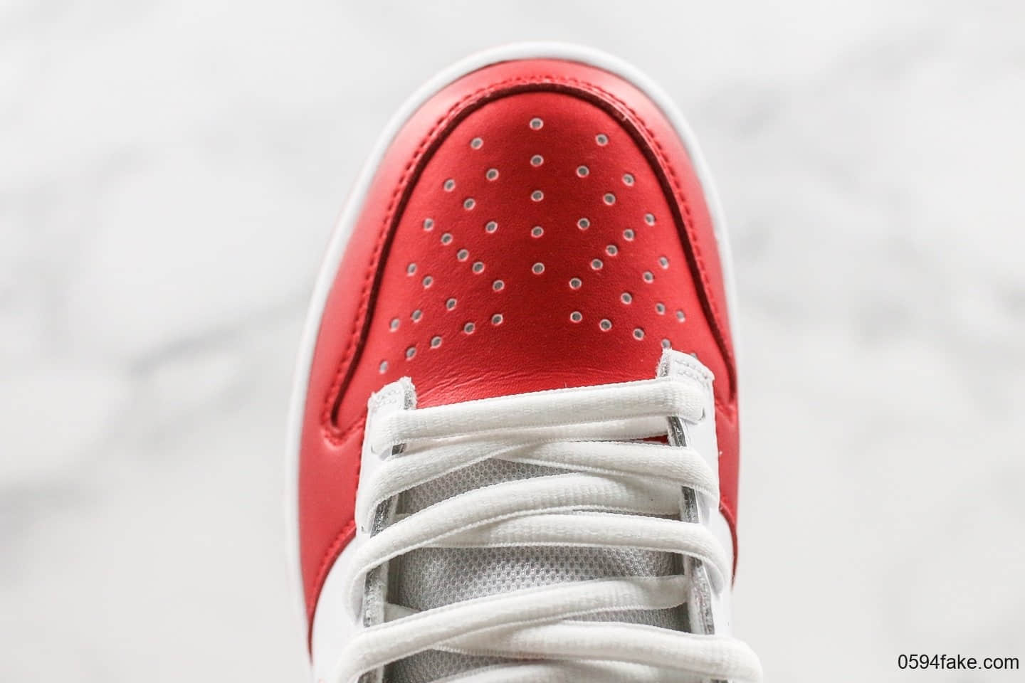 耐克Nike SB Dunk Low x Supreme联名款顶级纯原版本白红配色原鞋开发独家纯原原厂刺绣内置zoom皮料原厂发回 货号:CK3480-600