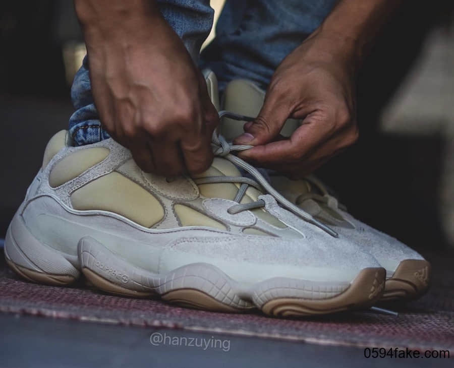 更加御寒保暖!Yeezy 500 “Stone”释出最新实物图!还有上脚美照! 货号:FW4839