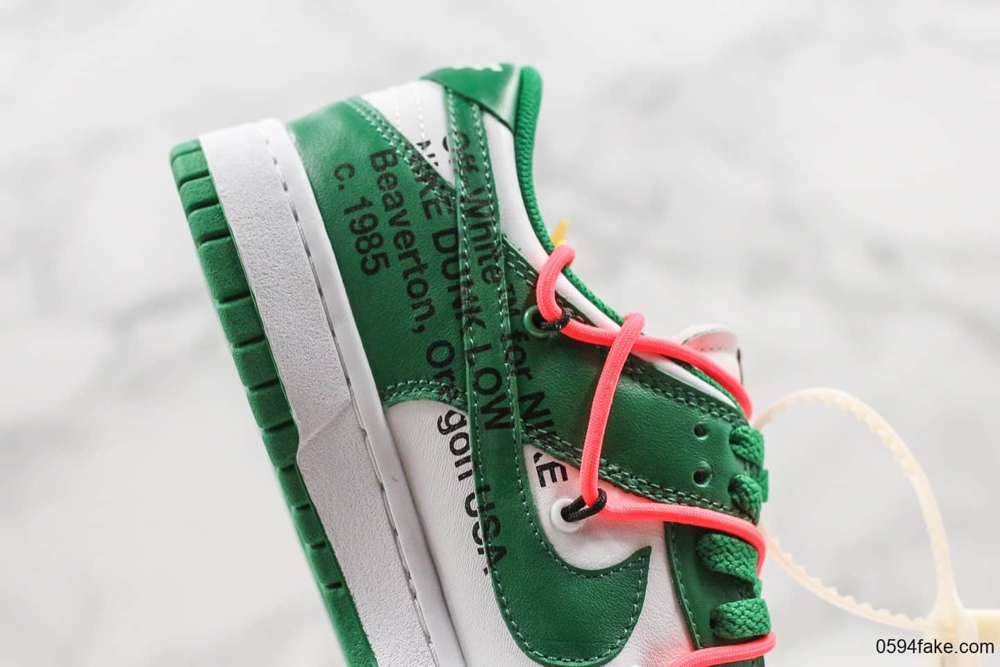 耐克off-White x Futura x Nike SB Dunk纯原版本OW联名市面唯一正确原装版本内标全部客供原厂 货号:CT0856-100