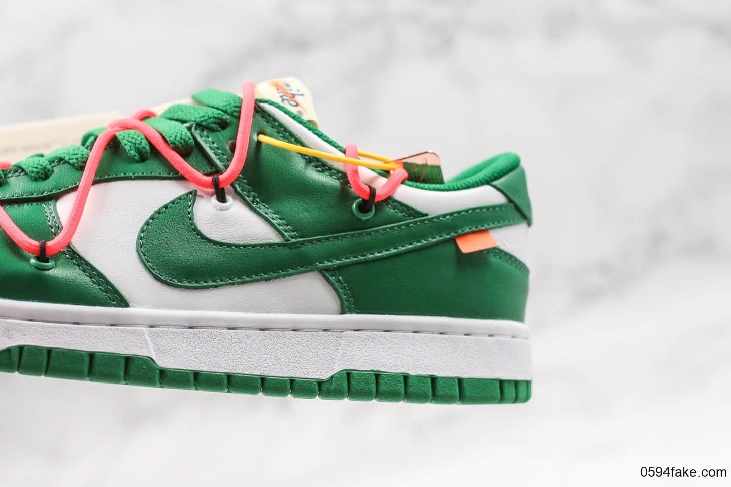 耐克off-White x Futura x Nike SB Dunk纯原版本OW联名市面唯一正确原装版本内标全部客供原厂 货号:CT0856-100