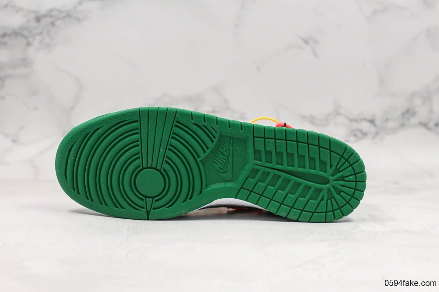耐克off-White x Futura x Nike SB Dunk纯原版本OW联名市面唯一正确原装版本内标全部客供原厂 货号:CT0856-100