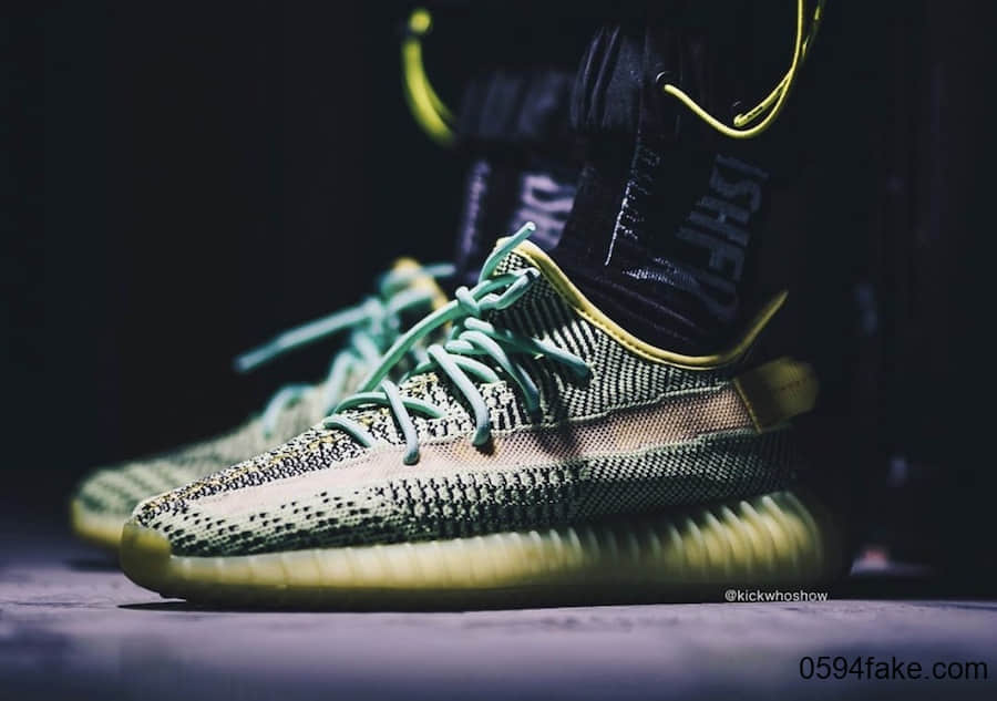 Yeezy Boost 350 V2 “Yeezreel”上脚图来了!超抢眼有没有!