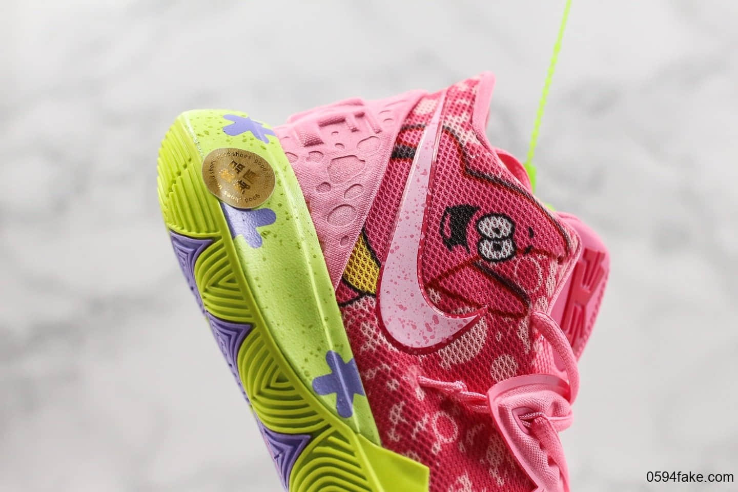 耐克Nike Kyrie 5 PE x Spongebob纯原版本欧文5代联名海绵宝宝派大星鸳鸯配色室内外实战休闲运动篮球鞋 货号:CJ6951-700