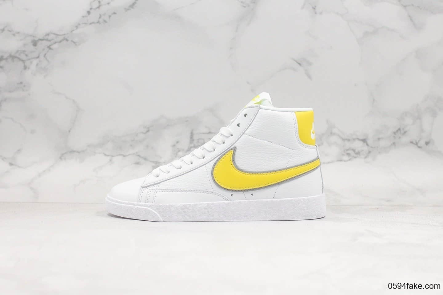 耐克Stranger Things x Nike Blazer Mid ‘1977 Vintage Hawkins High School怪奇物语联名开拓者高帮休闲板鞋白黄公司级带半码全新开发楦型纸板 (ID:19904) - 图片1