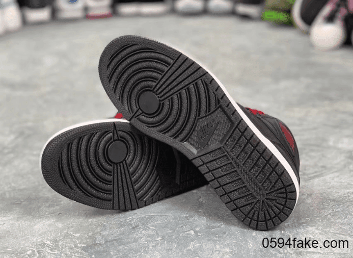Air Jordan 1“ Black Satin”释出最新实物图!看完你心动了吗? 货号:555088-060