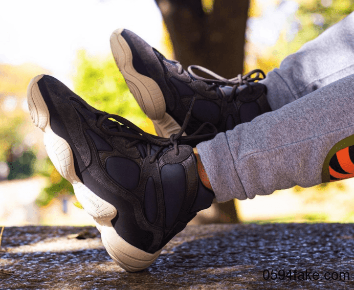 秋冬来一双吗?Yeezy 500 High“ Slate”最新上脚图曝光! 货号:FW4968