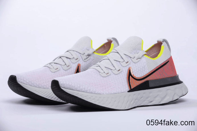 Nike全新跑鞋明年发售!结合Zoom Vaporfly 4%和Nike React的豪华配置!