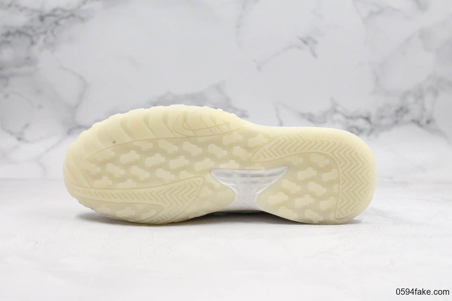 阿迪达斯adidas streetball“小椰子700”复古老爹鞋白色纯原目前市面最高版本杜绝磨脚 货号:EG2992