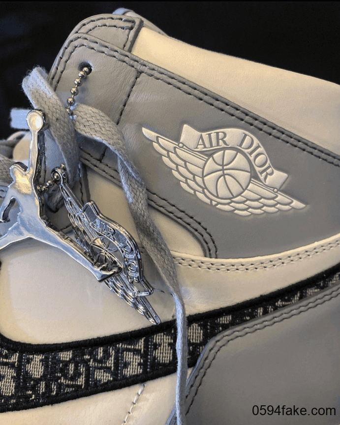 超限量重磅联名来袭!Dior x Air Jordan 1实物图首度曝光!