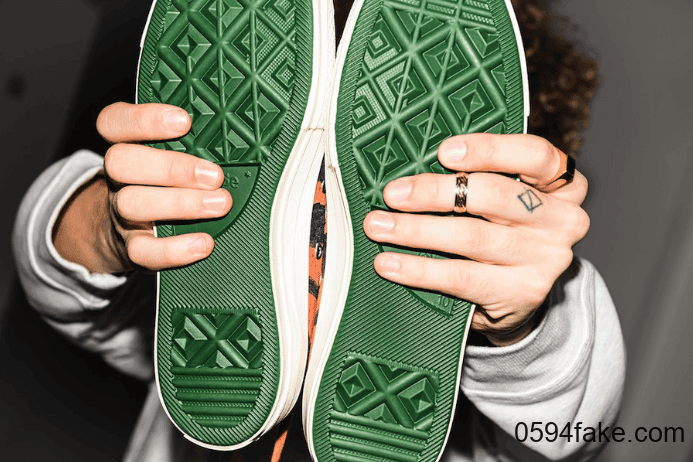 特色树纹印花!Carhartt x Chuck 70s现已发售!