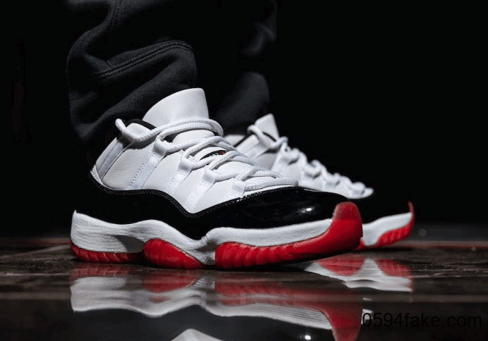 上脚图帅炸了!这双Air Jordan 11 Low也太好看了吧! 货号:AV2187-160