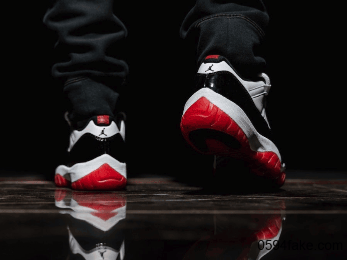 上脚图帅炸了!这双Air Jordan 11 Low也太好看了吧! 货号:AV2187-160