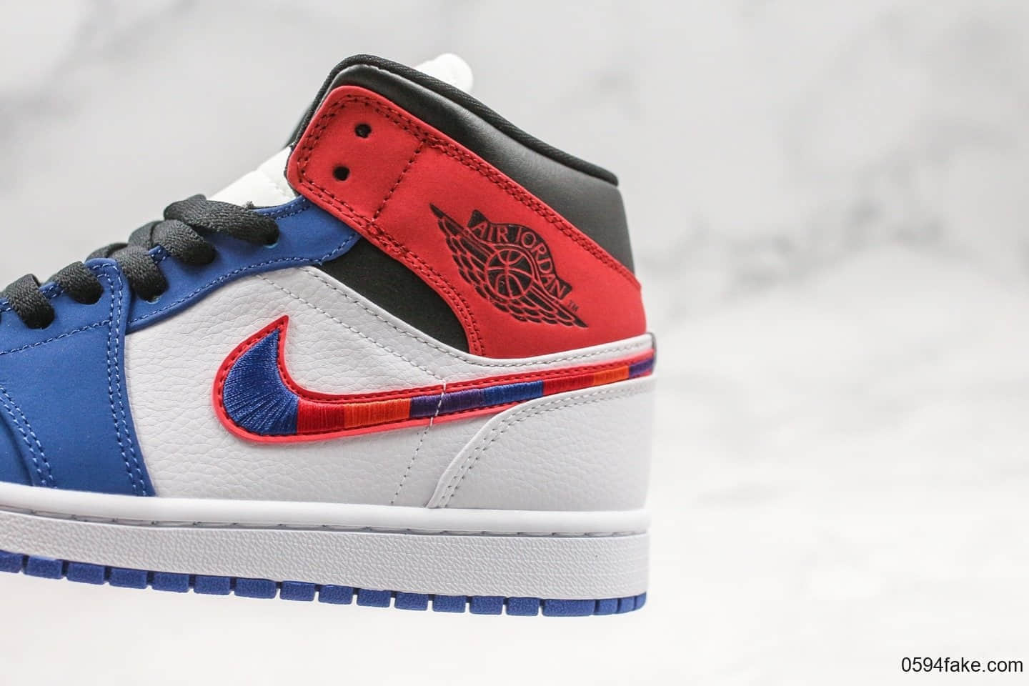 乔丹Air Jordan 1 Mid纯原版本中帮AJ1蓝幻勾彩色刺绣白蓝拼接原盒原标原档案数据开发 货号:852542-146