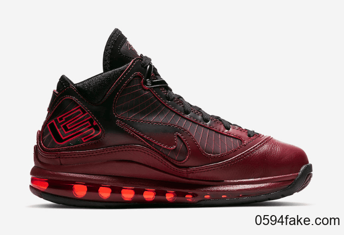 全家族尺码回归!Nike LeBron 7“ 圣诞节”配色明日发售! 货号:CU5133-600