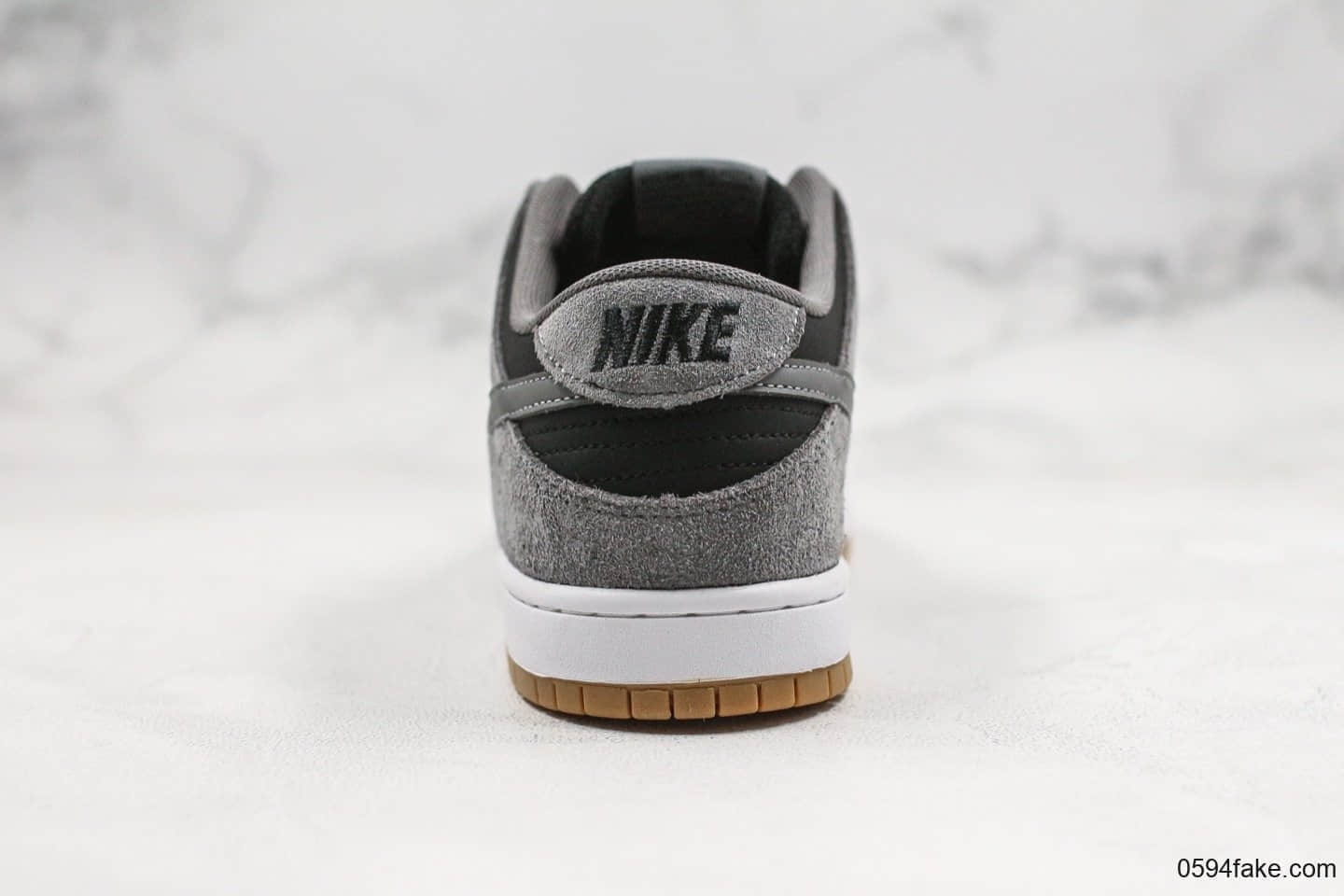 耐克Nike SB Dunk Low Pro Leather Grey Black-Gum纯原版本扣篮系列灰黑限定配色内置气垫全头层鞋面原楦头纸板打造 货号:854866-126