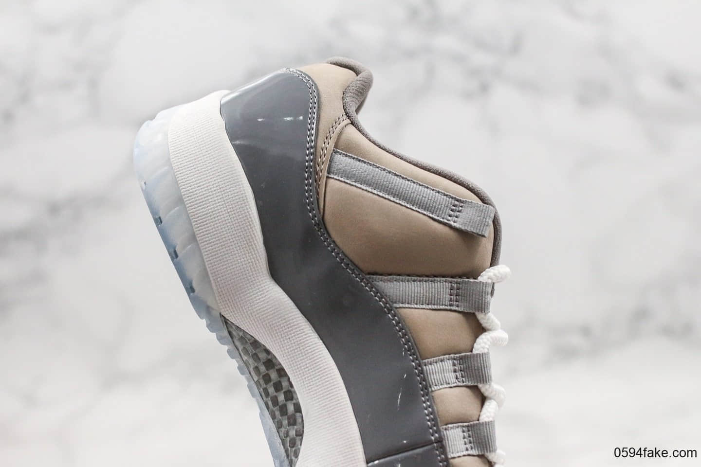 乔丹Air Jordan XI Low Bred纯原版本低帮AJ11酷灰内置真碳板加持原厂材料打造原盒配件 货号:528895-003
