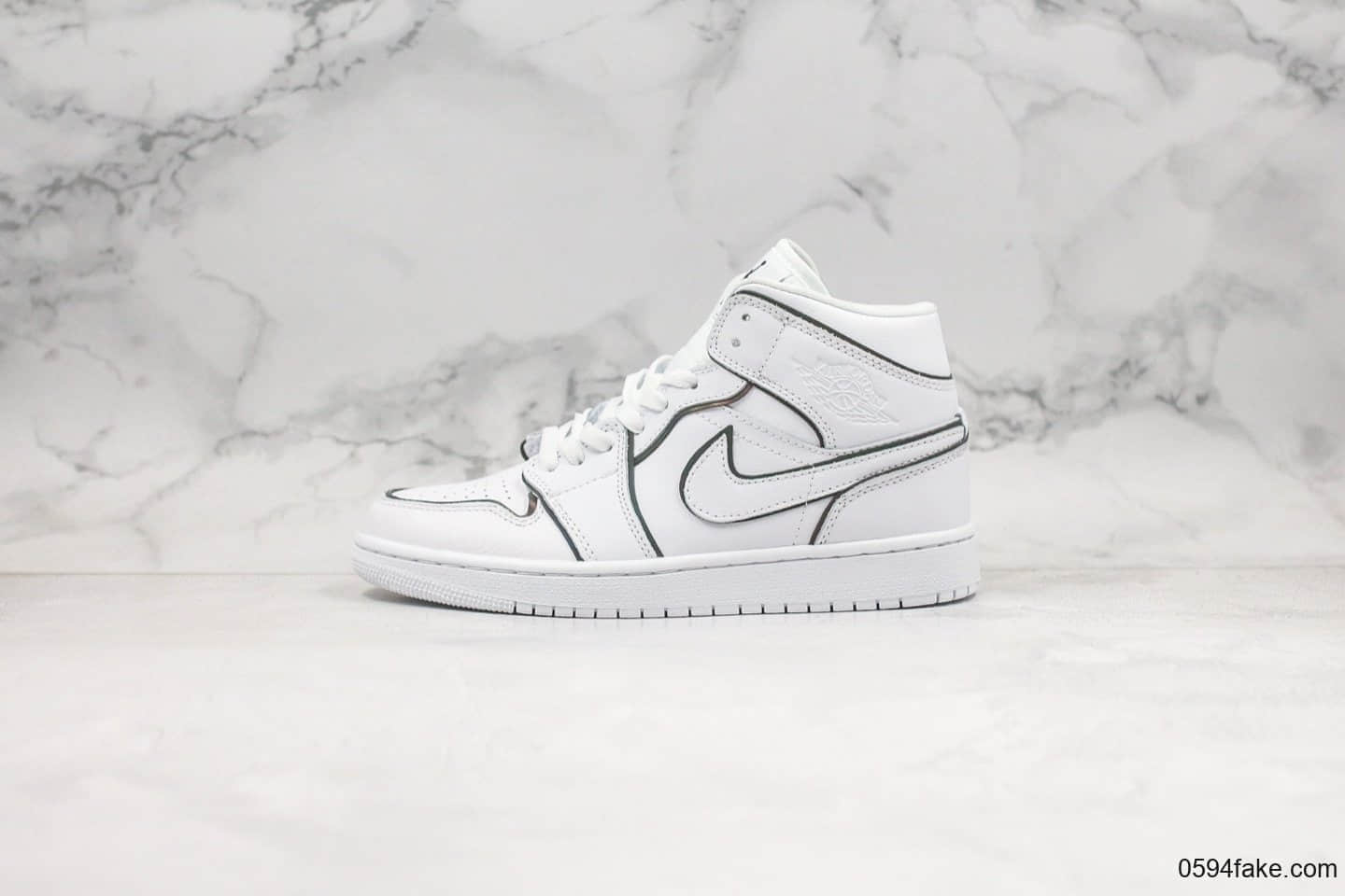 乔丹Air Jordan 1 Mid SE WMNS公司级版本中帮AJ1黑白反光二次元手稿原材料打造原盒原标 货号:CK6587-100